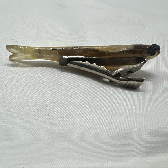 Vintage Ken Loeber Pop Art Tie Bar Clothes Clip Pin Minnow Fish Acrylic Lucite - Picture 3 of 5